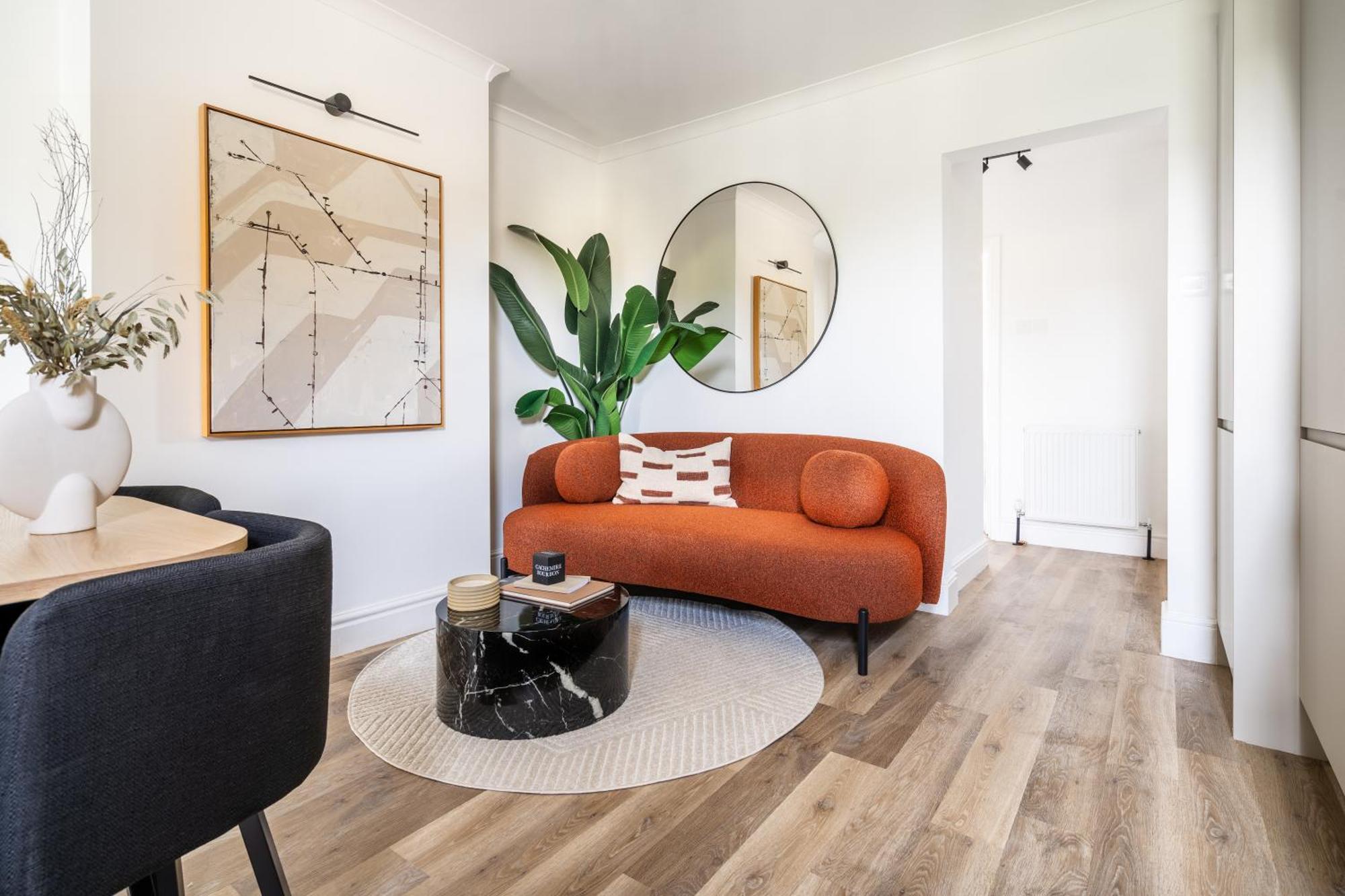Newly Designed, 2Br Apt, 5Min From Northwood London Tube Station, Nato Hq, Ideal For Wembley, Warner Studio, Contractors 외부 사진
