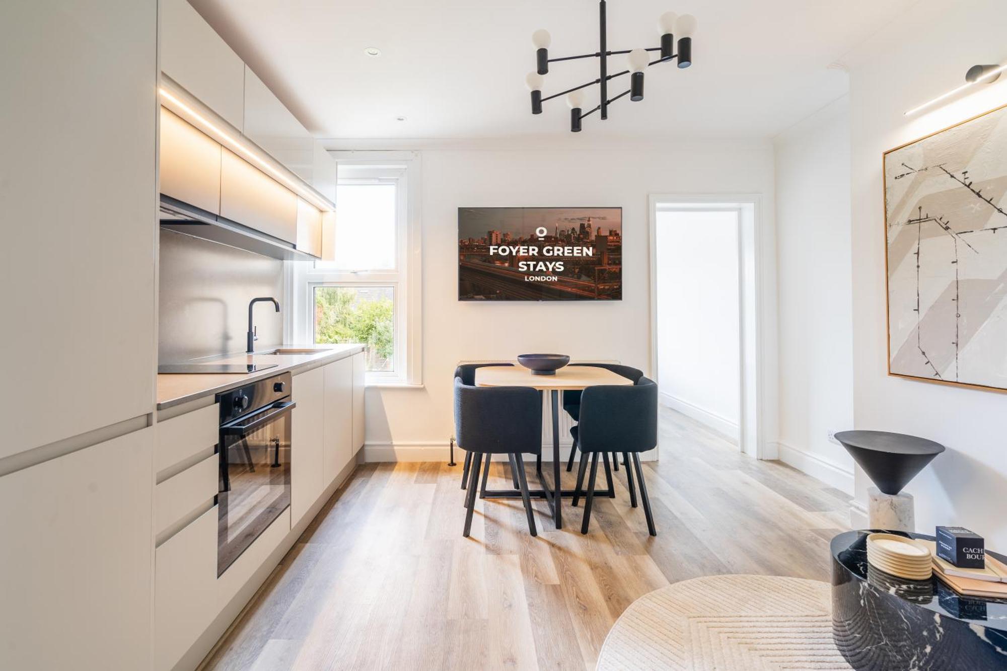 Newly Designed, 2Br Apt, 5Min From Northwood London Tube Station, Nato Hq, Ideal For Wembley, Warner Studio, Contractors 외부 사진