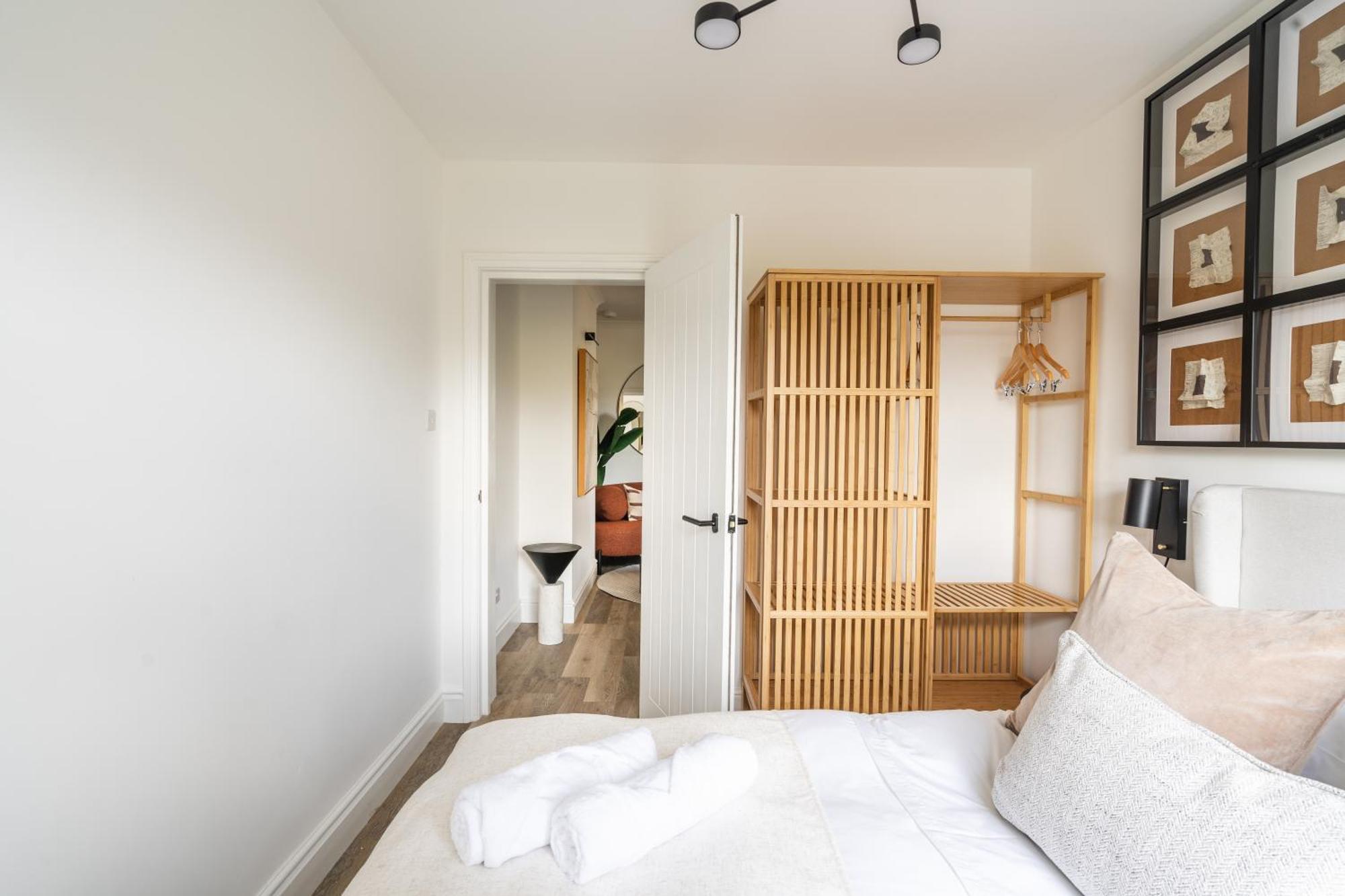 Newly Designed, 2Br Apt, 5Min From Northwood London Tube Station, Nato Hq, Ideal For Wembley, Warner Studio, Contractors 외부 사진