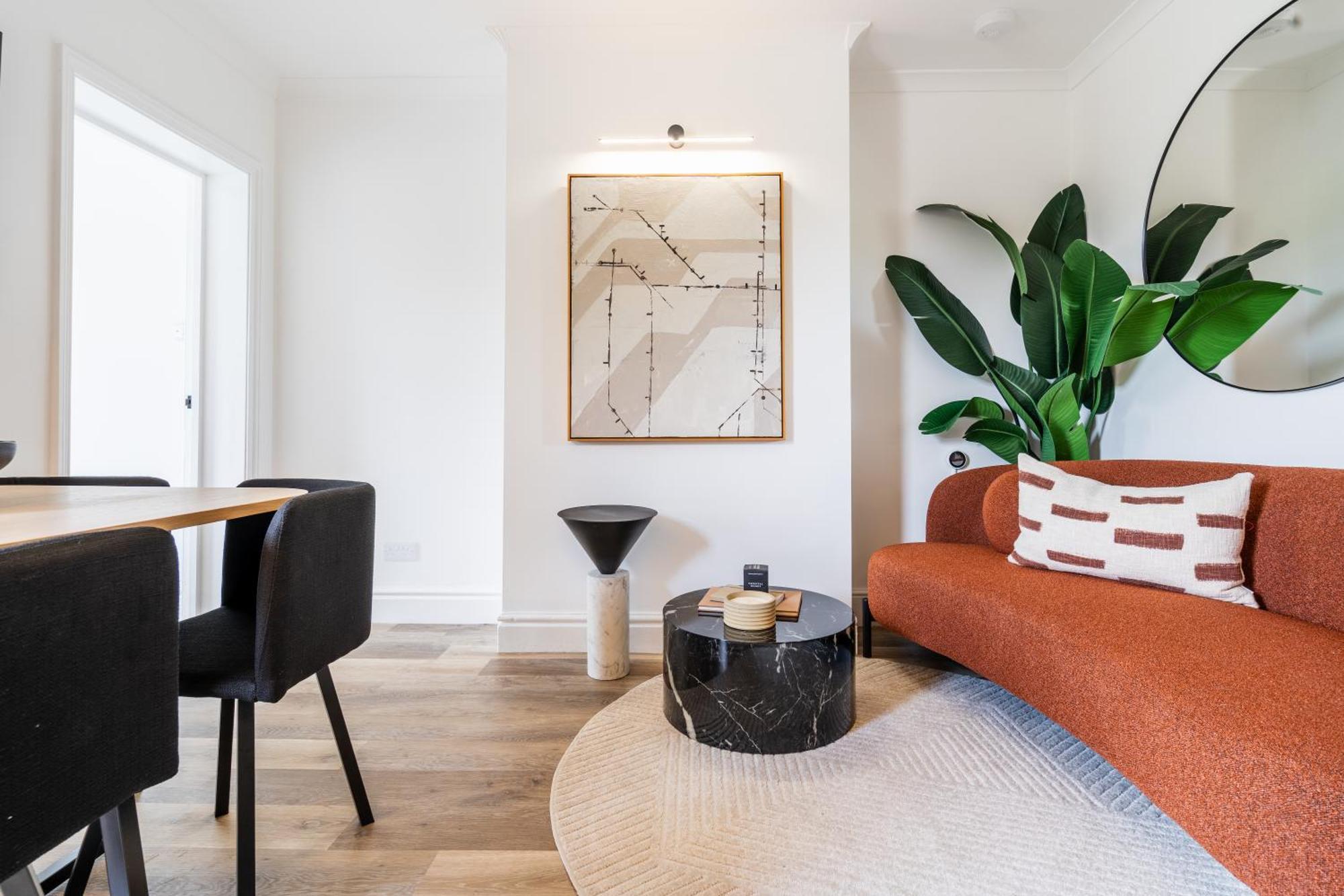 Newly Designed, 2Br Apt, 5Min From Northwood London Tube Station, Nato Hq, Ideal For Wembley, Warner Studio, Contractors 외부 사진