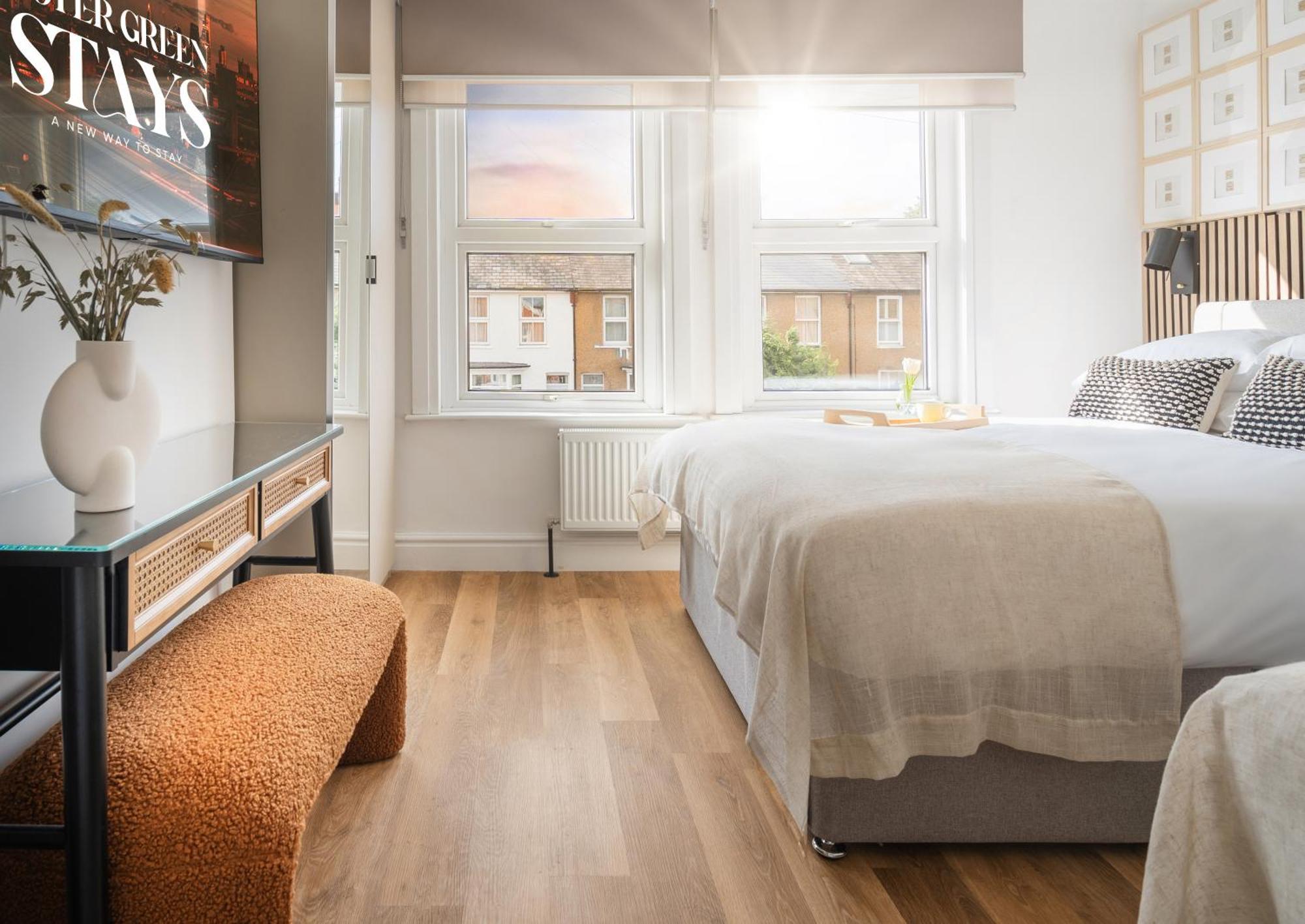 Newly Designed, 2Br Apt, 5Min From Northwood London Tube Station, Nato Hq, Ideal For Wembley, Warner Studio, Contractors 외부 사진