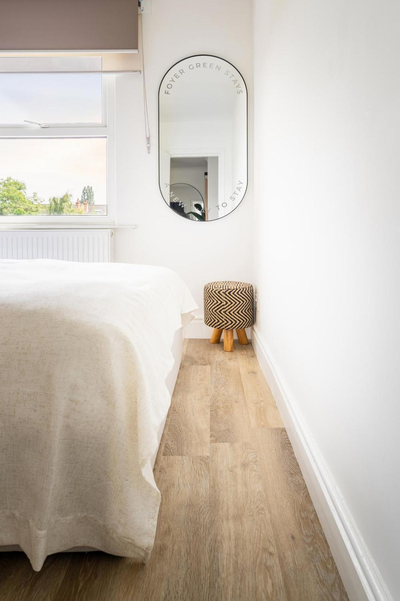 Newly Designed, 2Br Apt, 5Min From Northwood London Tube Station, Nato Hq, Ideal For Wembley, Warner Studio, Contractors 외부 사진